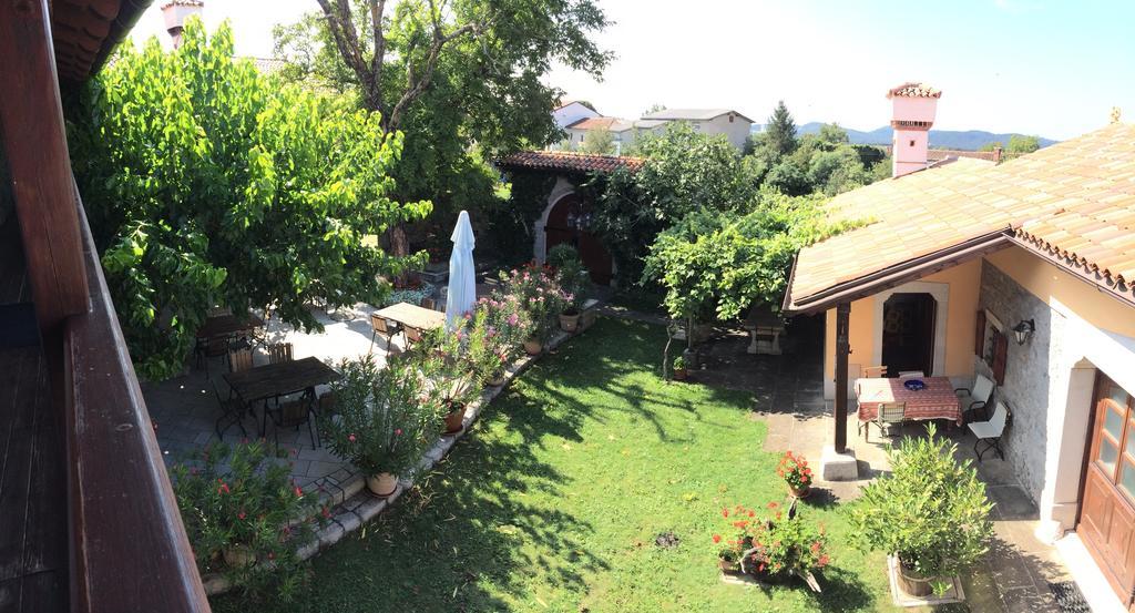 Guesthouse Domacija Sajna Sežana Exteriör bild